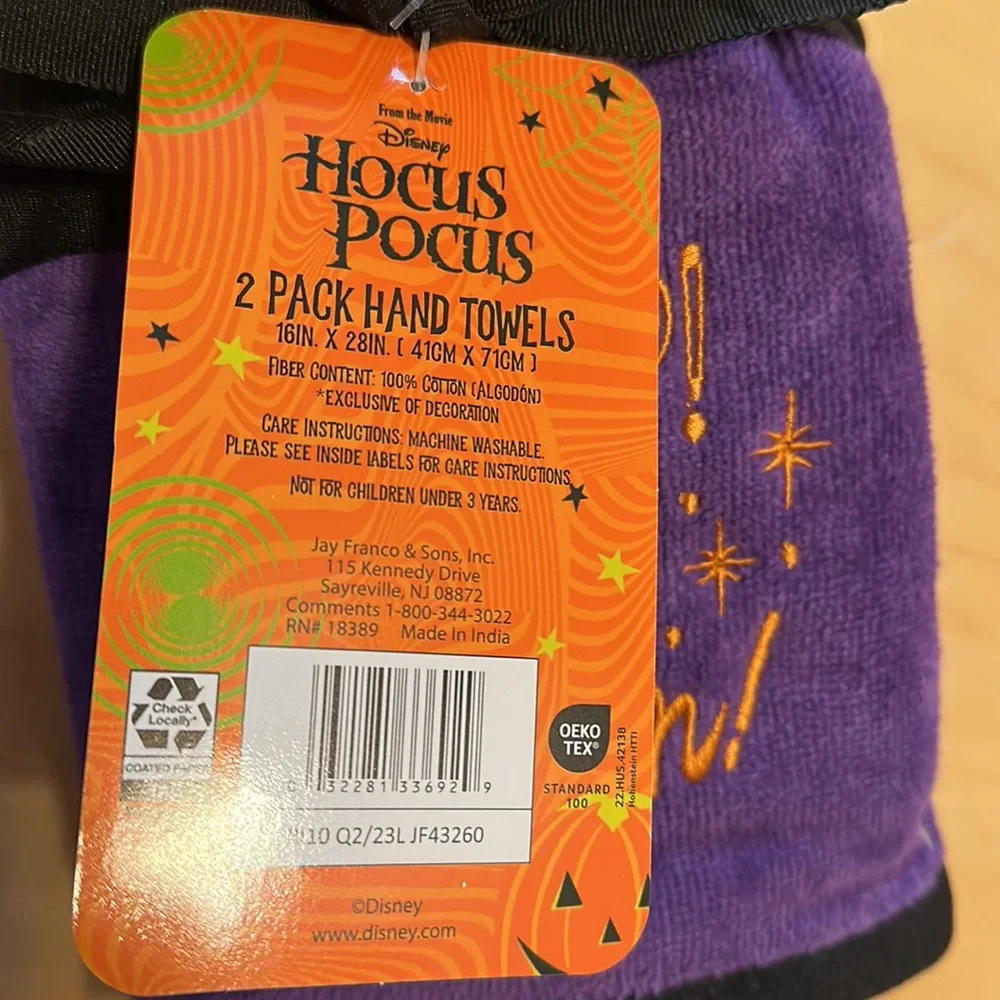 Disney Hocus Pocus 2 Pack of Hand Towels “Stop I Smell Children” NWT! - Picture 2 of 2
